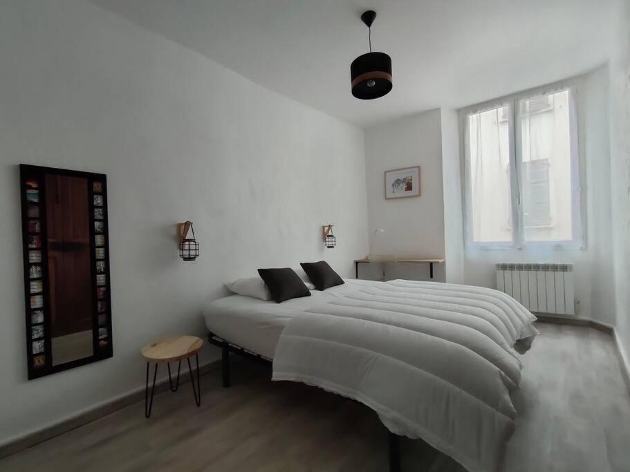 Appartement Au Coeur Du Village Систерон Экстерьер фото
